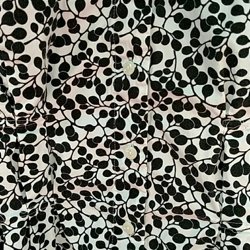 Charming Patterned Button Down Top. Well-Tailored View 2
